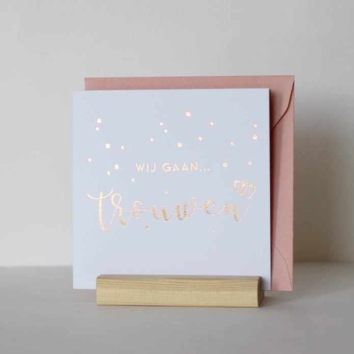 Luxe trouwkaart vierkant gevouwen met rosé goudfolie